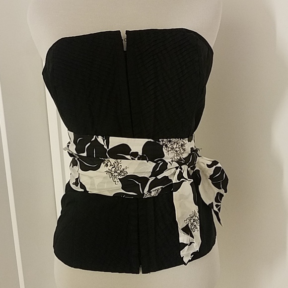 White House Black Market Tops - 💞WHBM Corset💞black & white